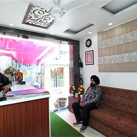 Hotel Toto International Dx New Delhi Extérieur photo