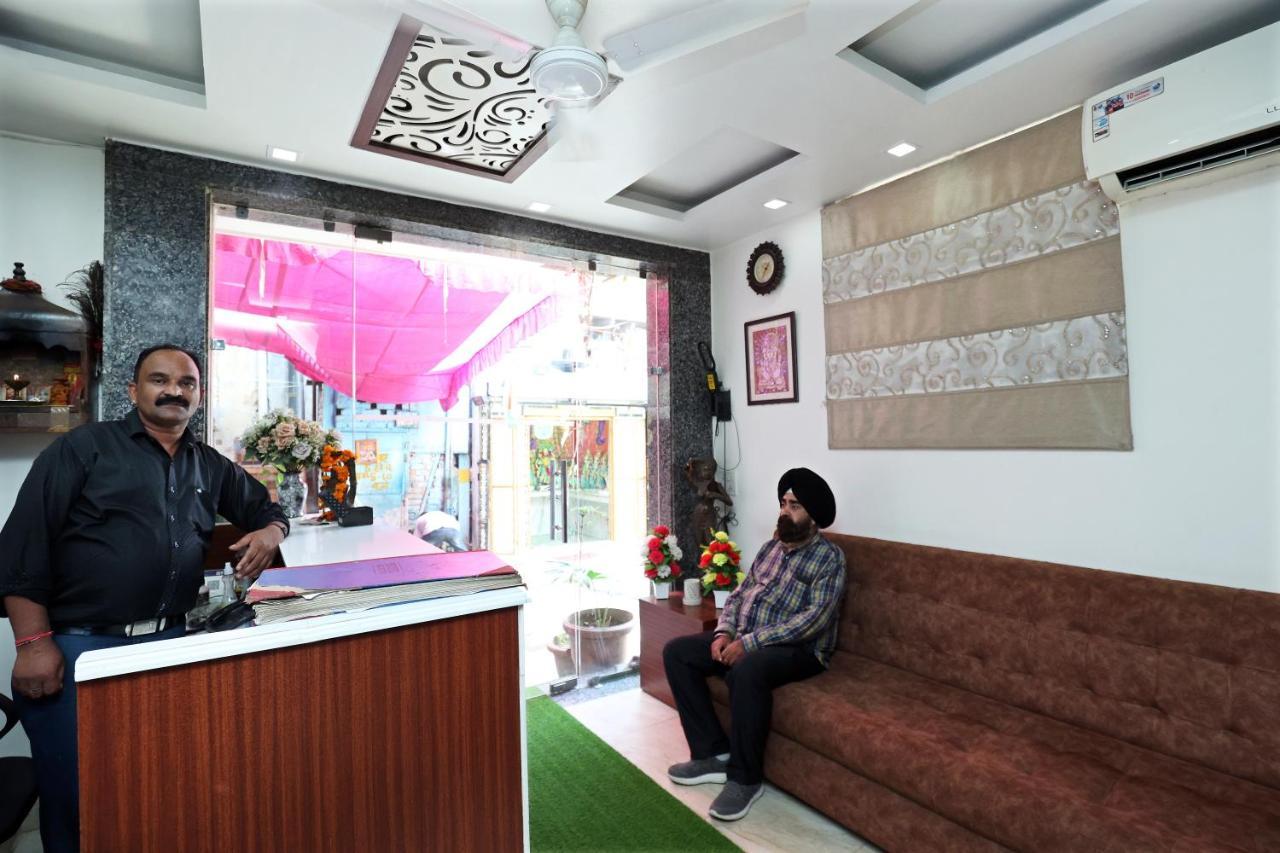 Hotel Toto International Dx New Delhi Extérieur photo
