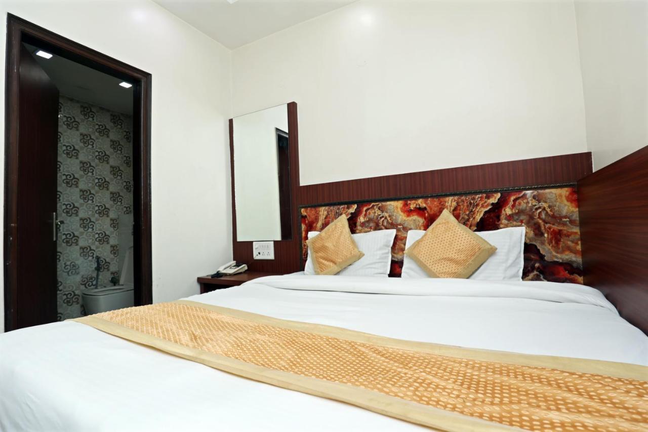 Hotel Toto International Dx New Delhi Extérieur photo
