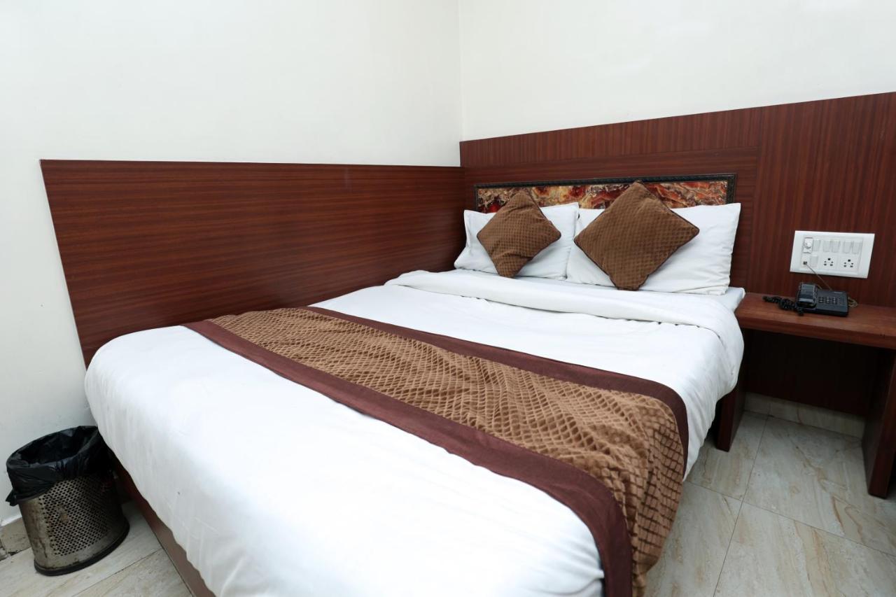 Hotel Toto International Dx New Delhi Extérieur photo